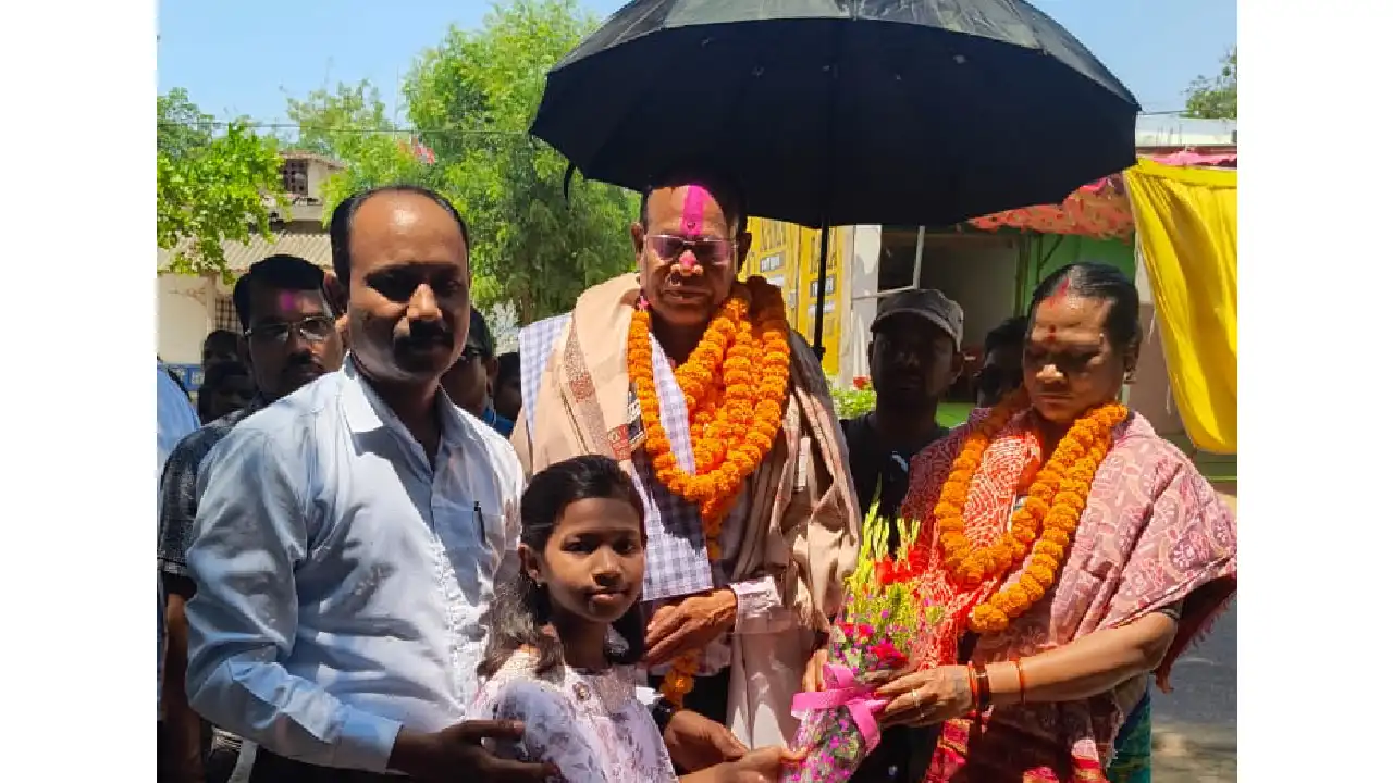 बसना : नरोत्तम दास राजहंस व्याख्याता के सेवानिवृत पर भावभीनी... - CG Sandesh