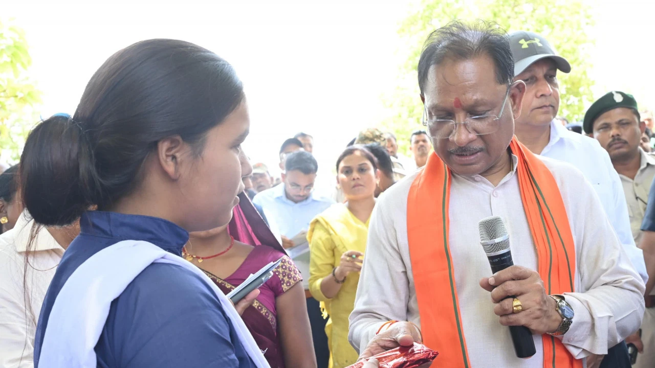 बैगा समुदाय की बिटिया ने किया टॉप, मुख्यमंत्री से की मुलाकात - CG Sandesh