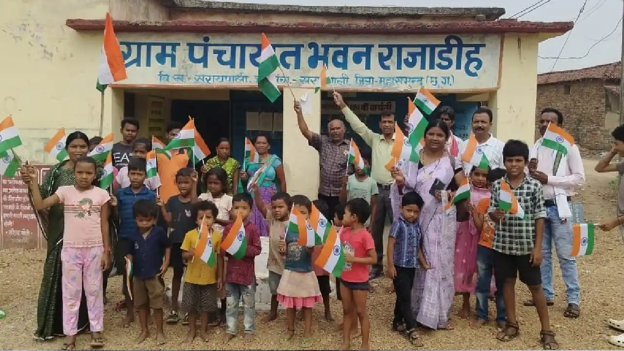 सरायपाली विकासखंड के विभिन्न विद्यालयों में ऑपरेशन सिंदूर की... - CG Sandesh