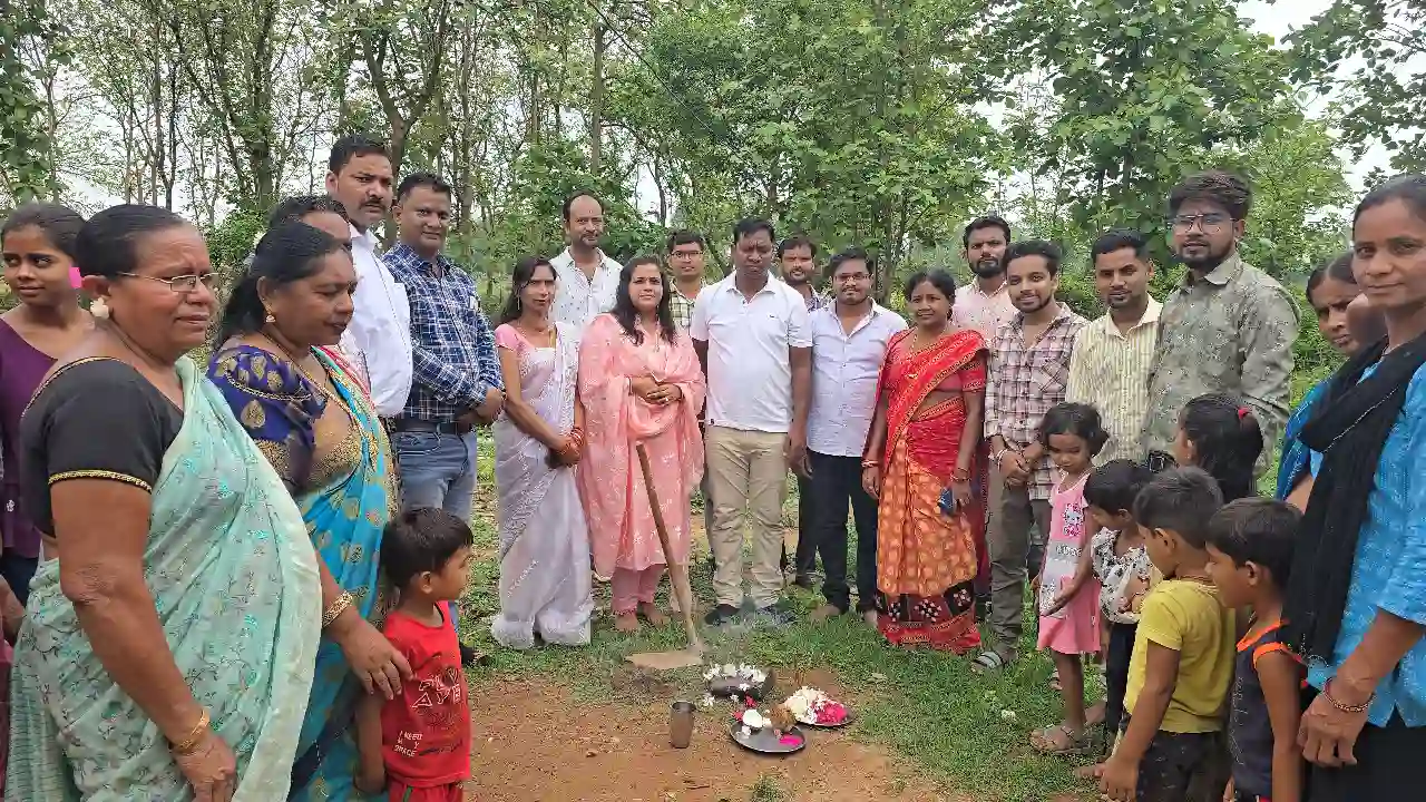 बसना : मिनी गार्डन निर्माण के लिए भूमि पूजन सम्पन्न - CG Sandesh