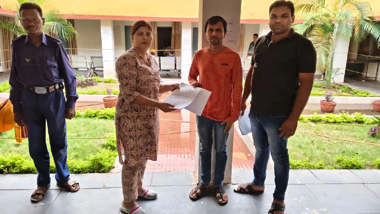 महासमुंद : सुशासन तिहार में राजस्व प्रकरणों का त्वरित समाधान... - CG Sandesh