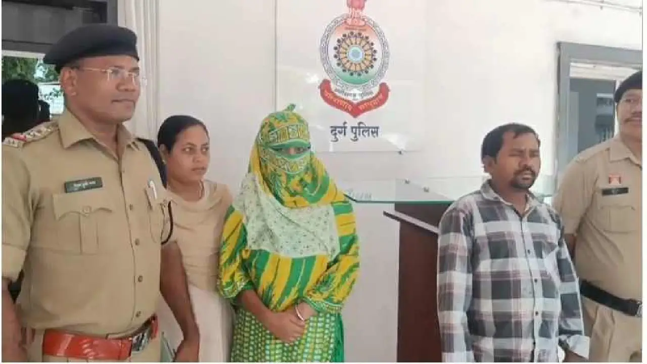 CG : फर्जी आधार कार्ड बनाकर 8 साल से भारत में रह रही थी बंग्लादेशी महिला, दुर्ग पुलिस ने पकड़ा, मकान मालिक भी गिरफ्तार. 