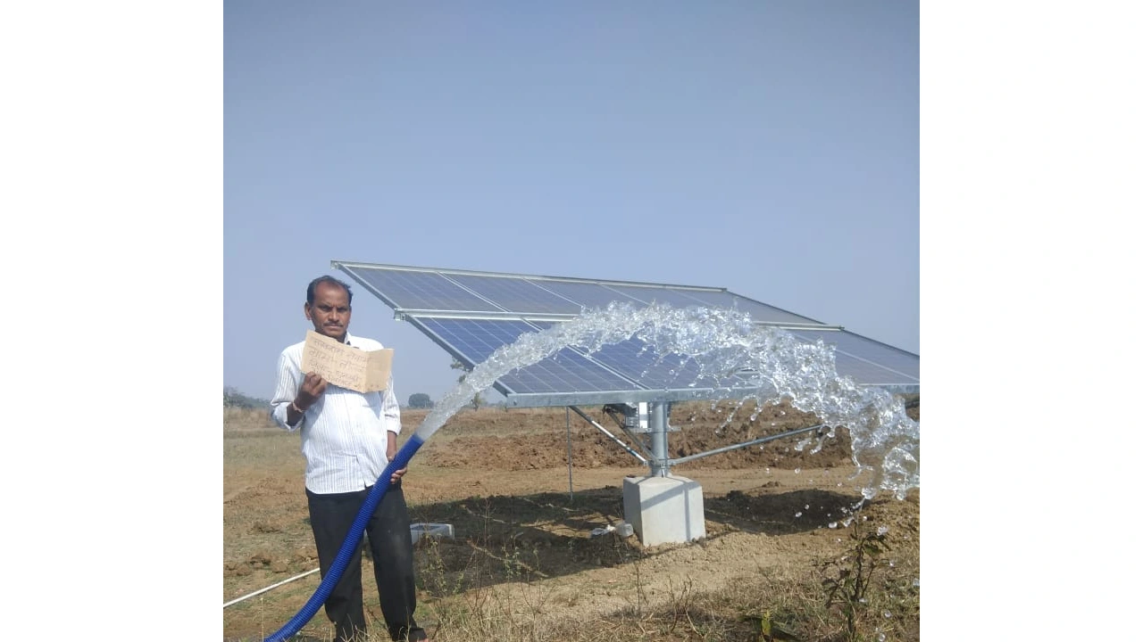 सोलर हाईमास्ट और पंप की मरम्मत ने बदली गांवों की तस्वीर - CG Sandesh