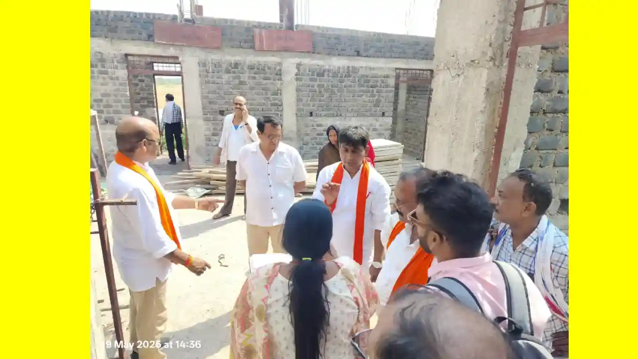 महासमुंद : ग्रामीण महिलाओं को स्वावलंबी बनाए जा रहे महतारी स... - CG Sandesh