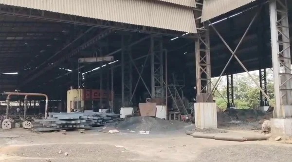 CG : आयरन प्लांट के फर्नेस में ब्लास्ट, 2 श्रमिकों की मौत, परिजनों ने की मुआवजे की मांग