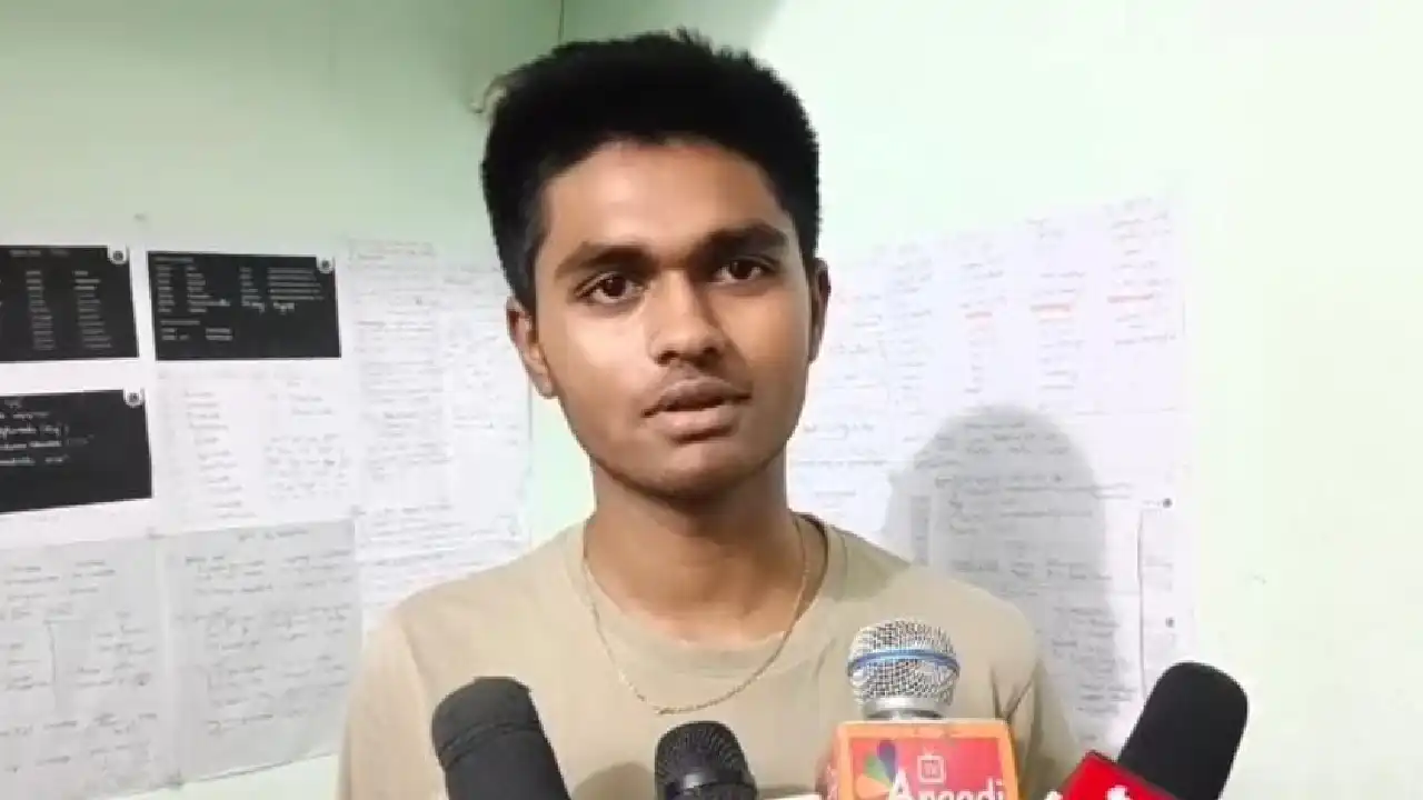 महासमुंद : CBSE परीक्षा में प्रकाश, रोहिणी के लाल ने किया कम... - CG Sandesh