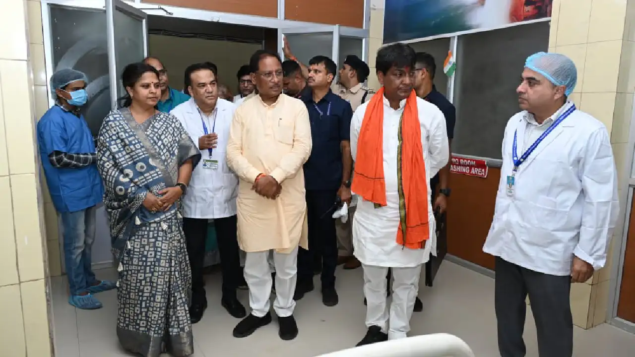 महासमुंद : मुख्यमंत्री  विष्णुदेव साय ने जिला अस्पताल का किय... - CG Sandesh