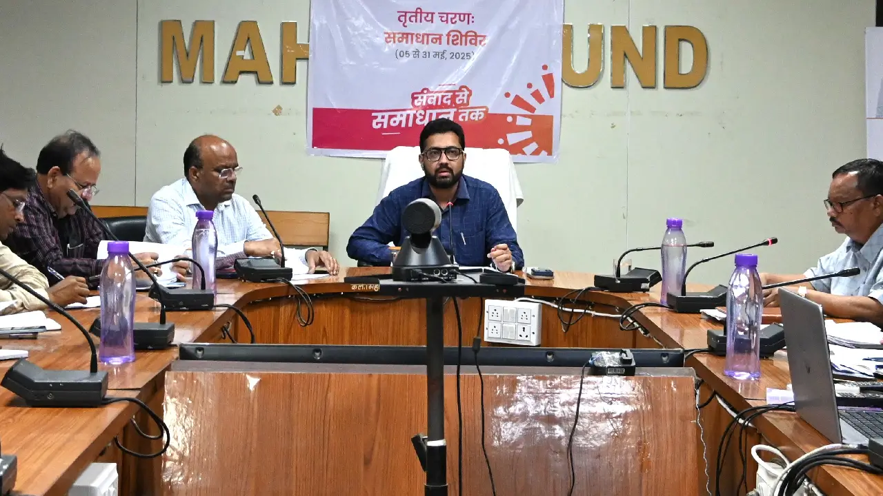 वैज्ञानिक महासमुंद के गांव-गांव पहुंचकर किसानों को देंगे खेत... - CG Sandesh