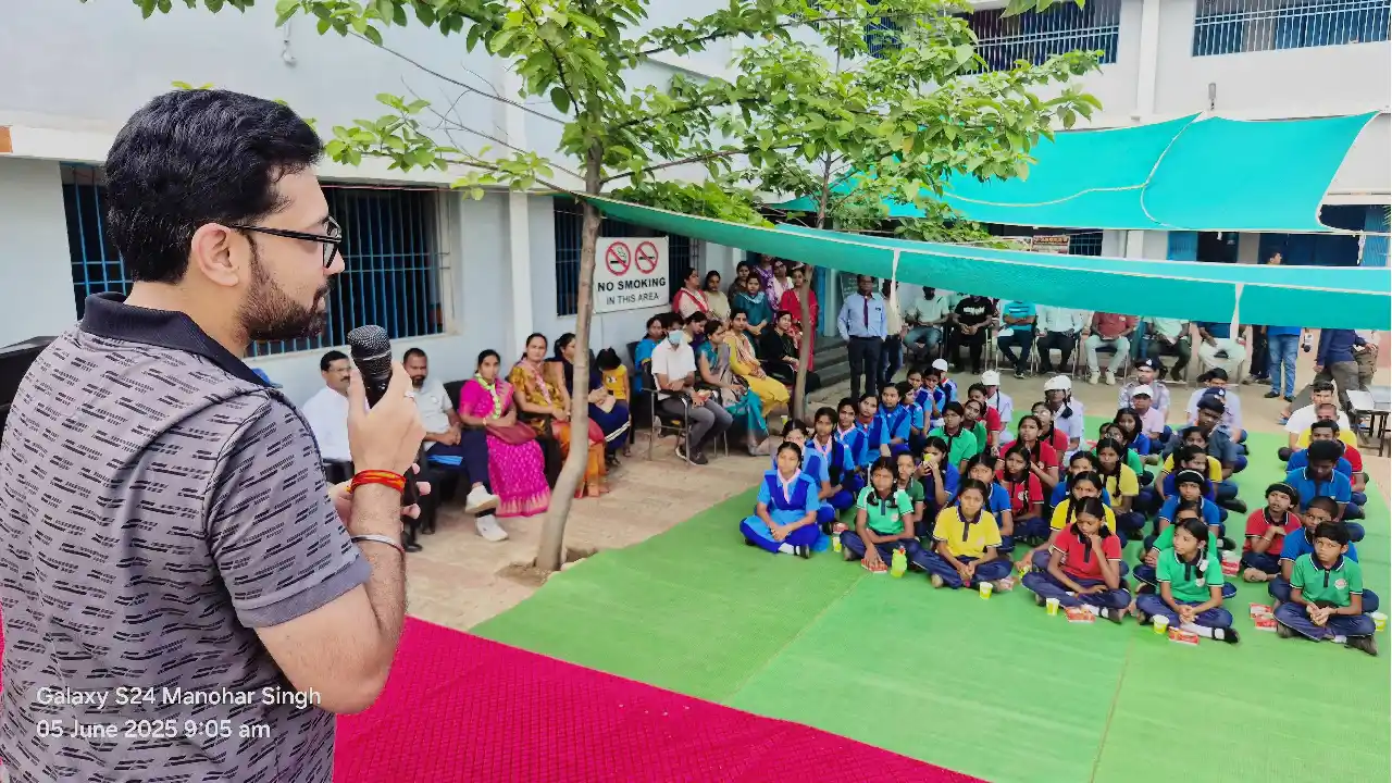 महासमुंद : पर्यावरण दिवस पर साइकिल रैली से कलेक्टर एवं डीएफओ... - CG Sandesh