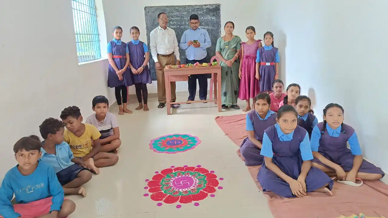  बसना : इंदरपुर स्कूल में भारतीय भाषा उत्सव सात दिवसीय स्पेश... - CG Sandesh