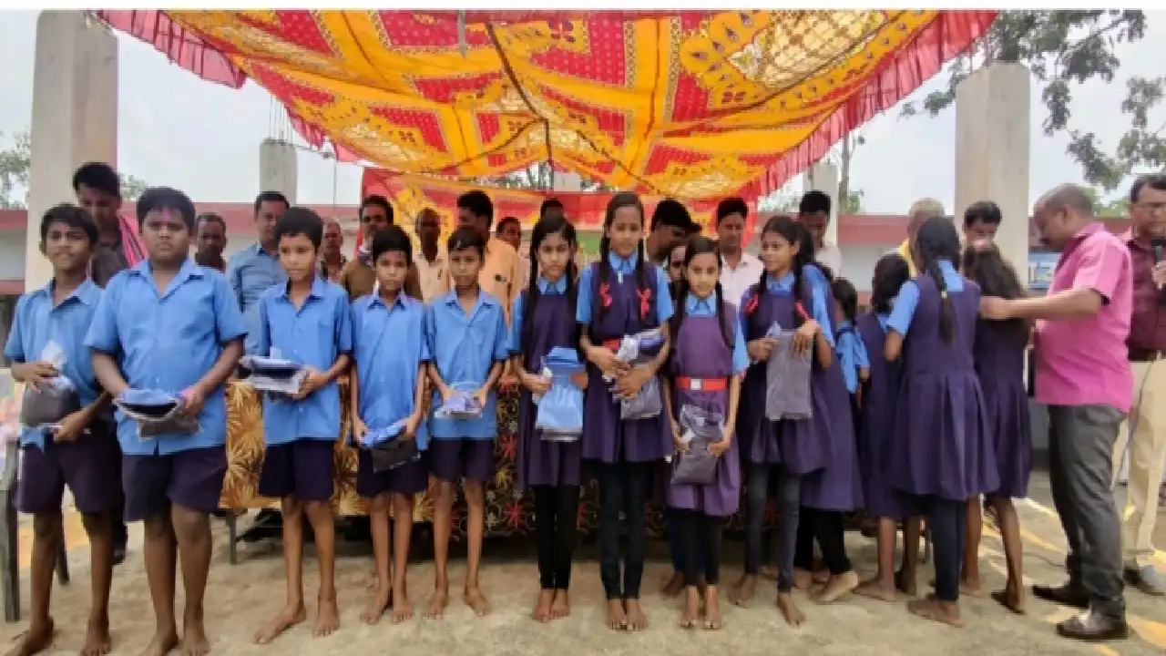 सरायपाली : शाला प्रवेश उत्सव में दिखा बच्चों की मुस्कान - CG Sandesh