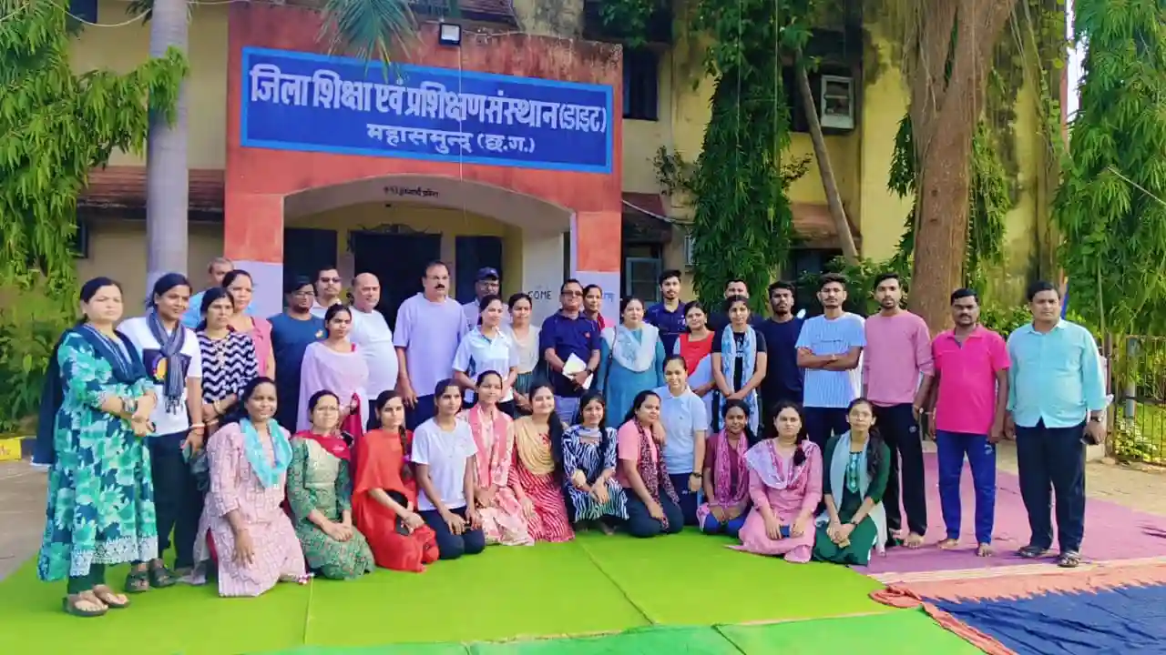 अंतर्राष्ट्रीय योग दिवस में शामिल हुए सरायपाली विकासखंड के प... - CG Sandesh