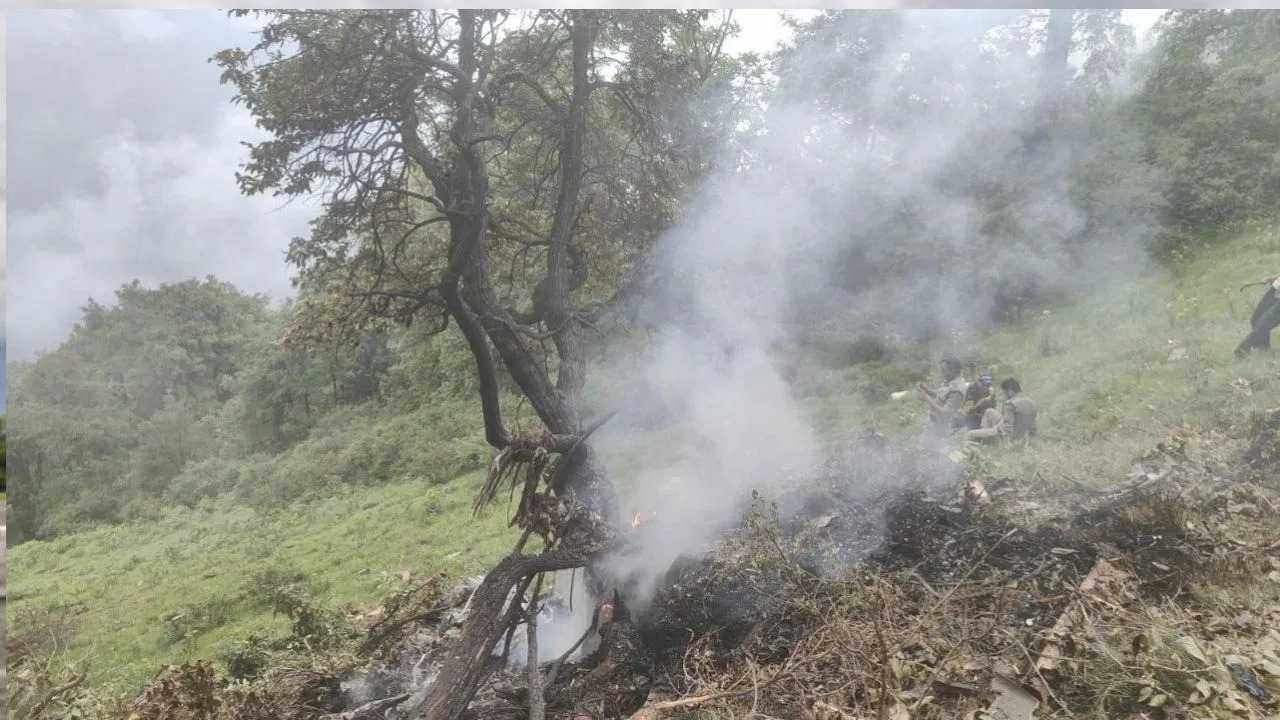 Kedarnath Helicopter crash : केदारनाथ के पास हेलीकॉप्टर क्रै... - CG Sandesh