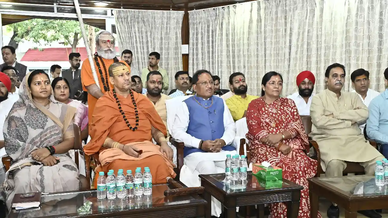 मुख्यमंत्री ने सुनी ‘मन की बात’ की 123वीं कड़ी - CG Sandesh
