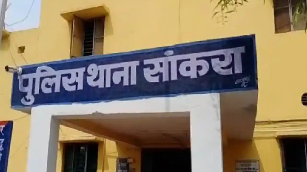 सांकरा : पत्नी से गुस्सा होकर अपनी बेटी लेकर भाग रहा था पति,... - CG Sandesh