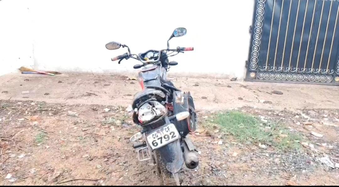 CG: हिट एंड रन का मामला, तेज रफ्तार ट्रैक्टर ने बैंक कर्मी क... - CG Sandesh
