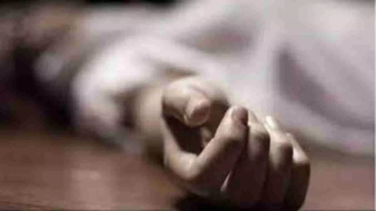 CG : ब्यूटी पार्लर में 25 वर्षीय युवती ने दे दी जान, इलाके म... - CG Sandesh