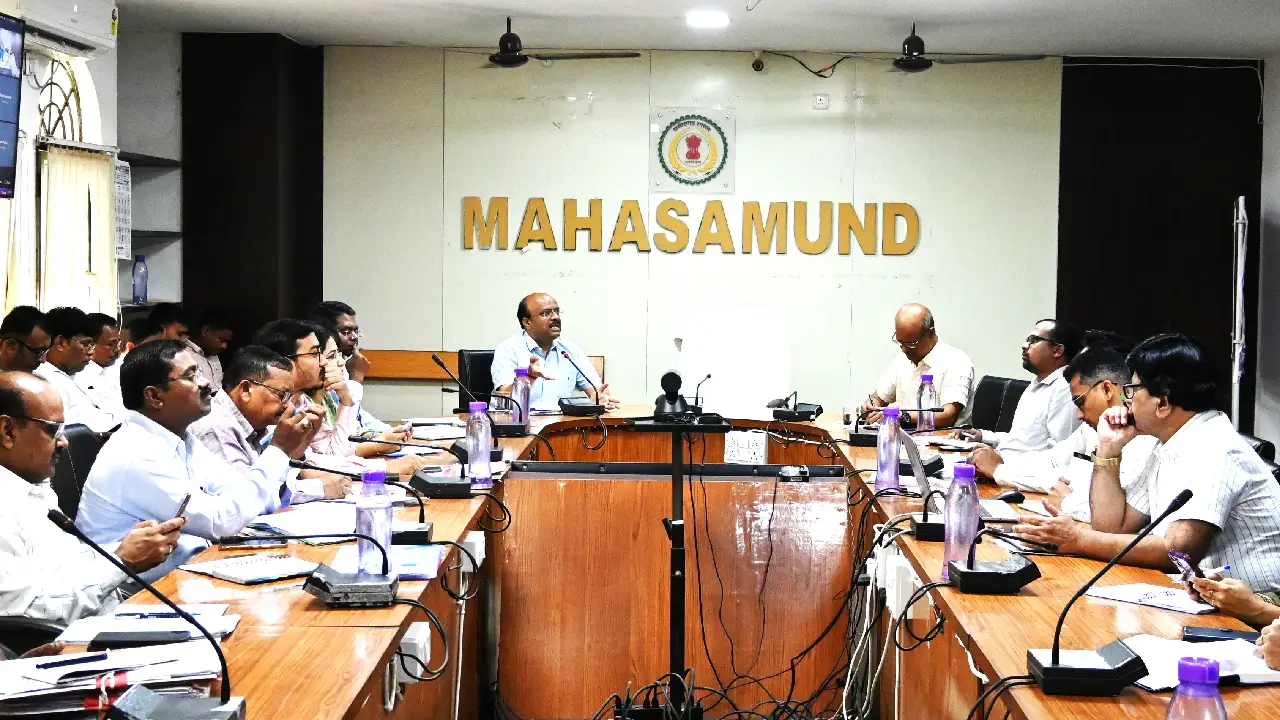 महासमुंद : सीइओ एस. आलोक ने की विभिन्न योजनाओं की प्रगति की ... - CG Sandesh