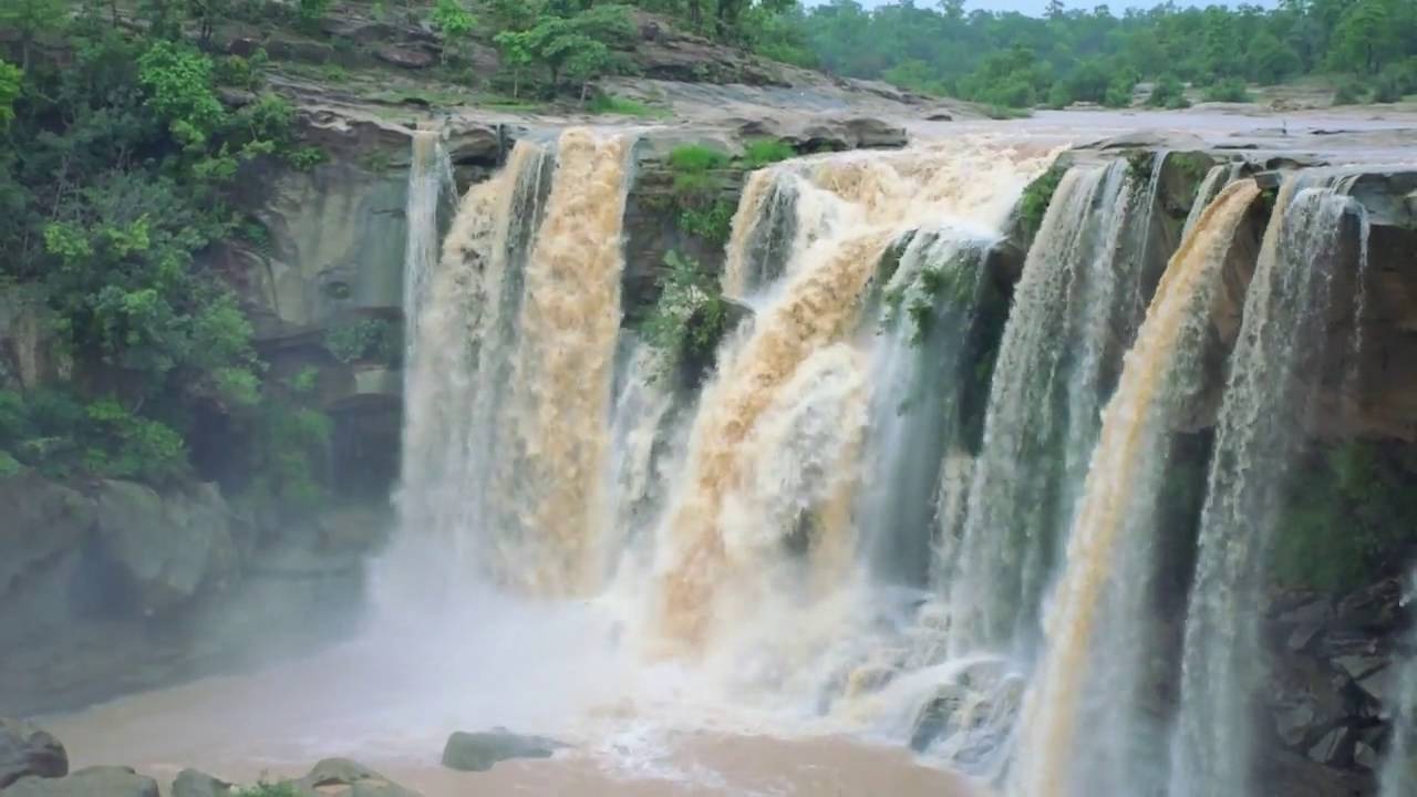 CG : वाटरफॉल्स के आस पास नहाने या सेल्फी लेने पर जाना पड़ेगा ... - CG Sandesh