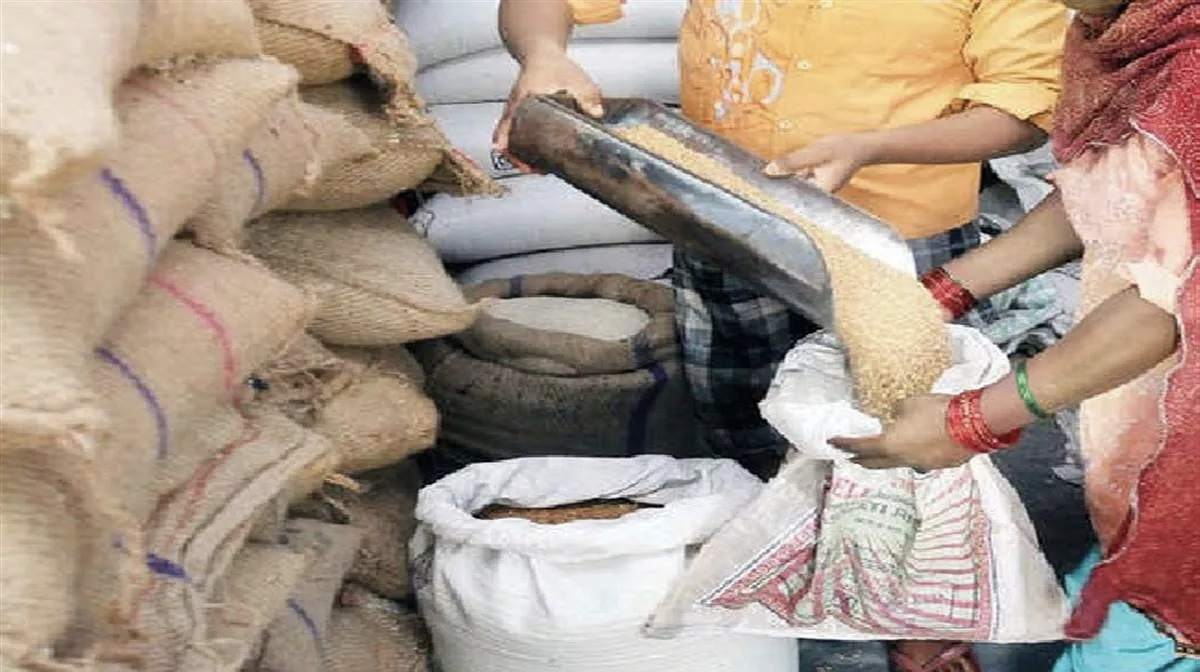 CG : खाद्य वितरण में गबन के आरोप, चार पीडीएस दुकानों के विरुद्ध निलंबन की कार्रवाई