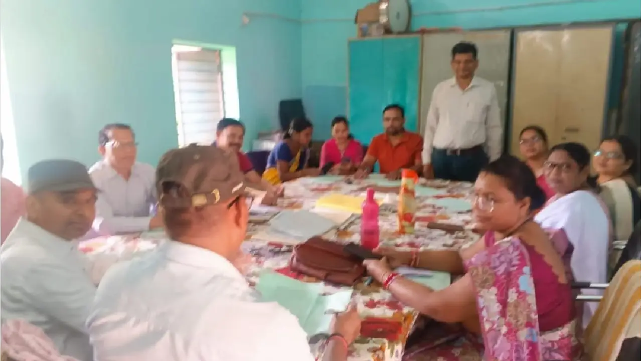 बसना : संकुल केन्द्र बंसुला में सत्रारंभ बैठक सम्पन्न - CG Sandesh