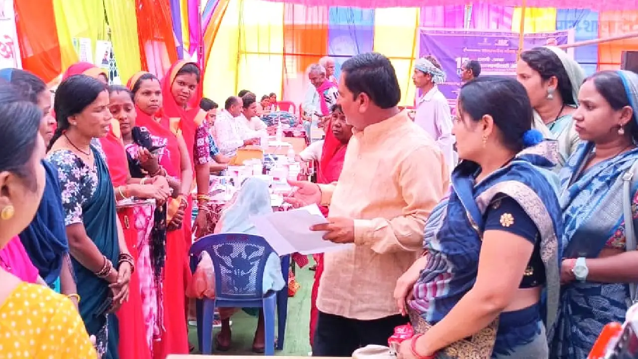 महासमुंद : धरती आबा ग्राम उत्कर्ष अभियान के पहले दिन शिविरों... - CG Sandesh