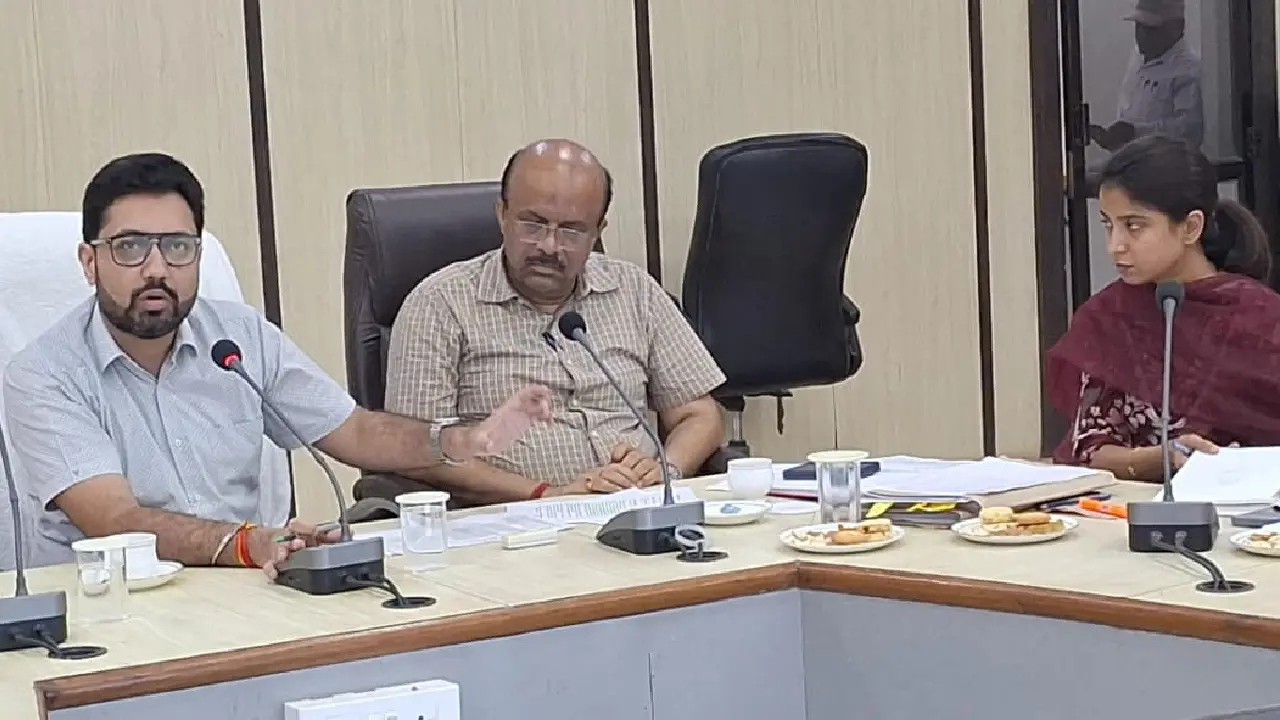 महासमुंद : छात्रावास अधीक्षकों की काउंसलिंग जिला स्तर पर सफल... - CG Sandesh
