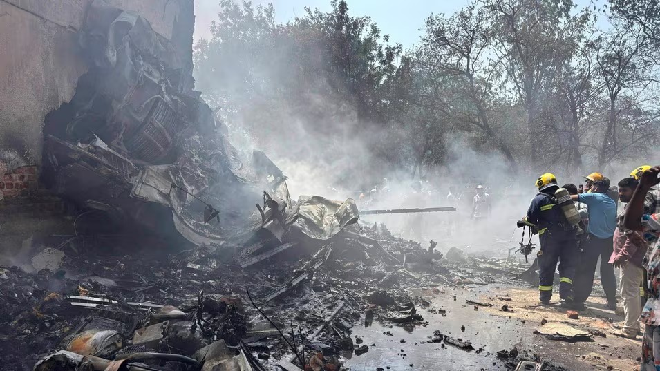 Air India Plane Crash : हादसे में  241 यात्रियों की मौत, एक ... - CG Sandesh