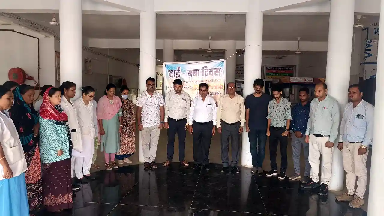 सरायपाली : विमान हादसे में मृत व्यक्तियो को दिया गया श्रद्धा... - CG Sandesh