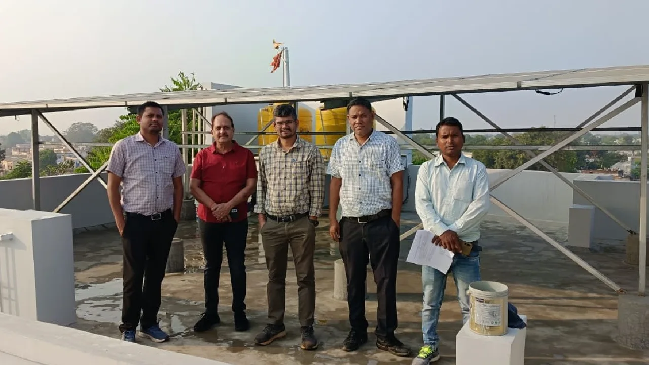 महासमुंद : 3.15 लाख रुपये की लागत से लगाया सोलर प्लांट आई, 7... - CG Sandesh