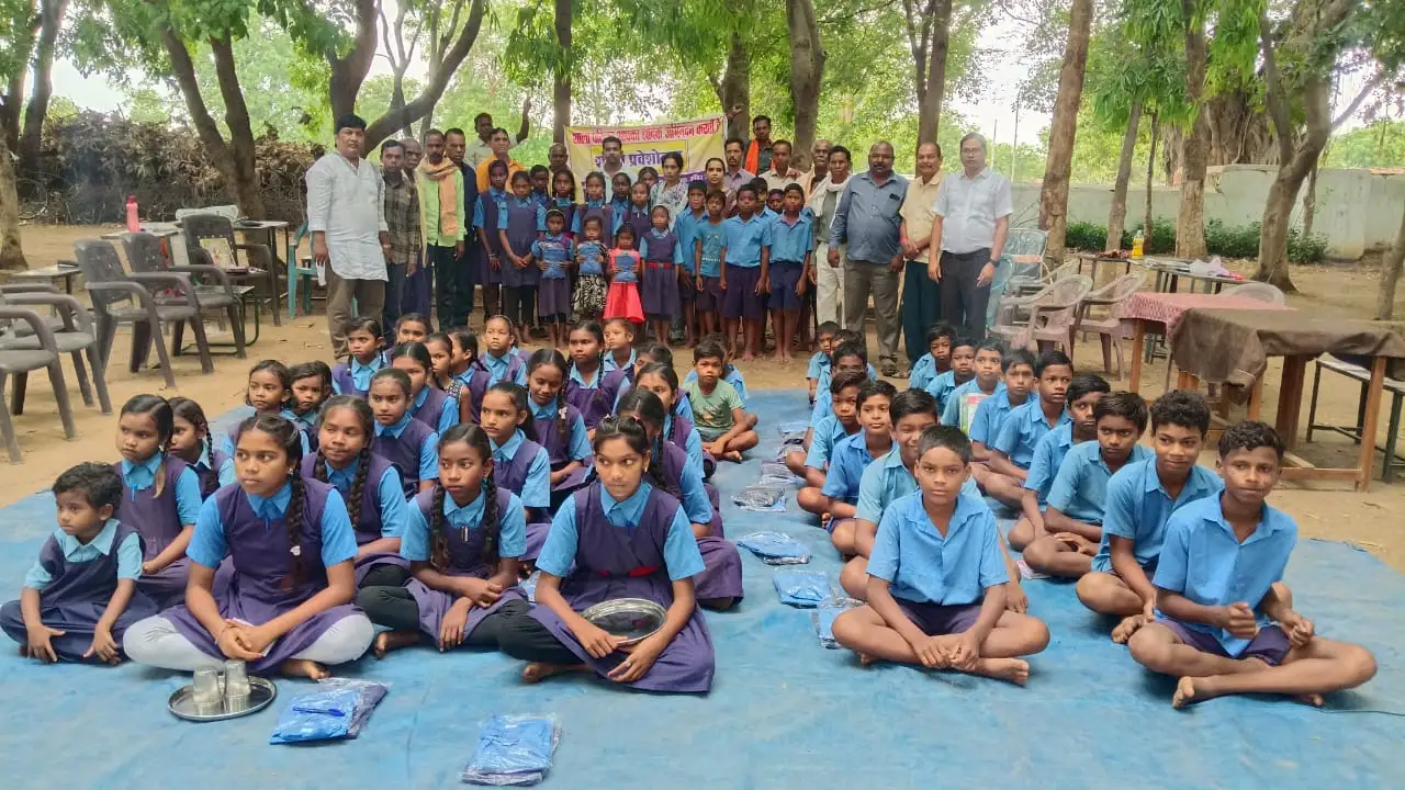 बसना : सीतापुर विद्यालय में प्रवेश उत्सव का किया गया आयोजन, ... - CG Sandesh