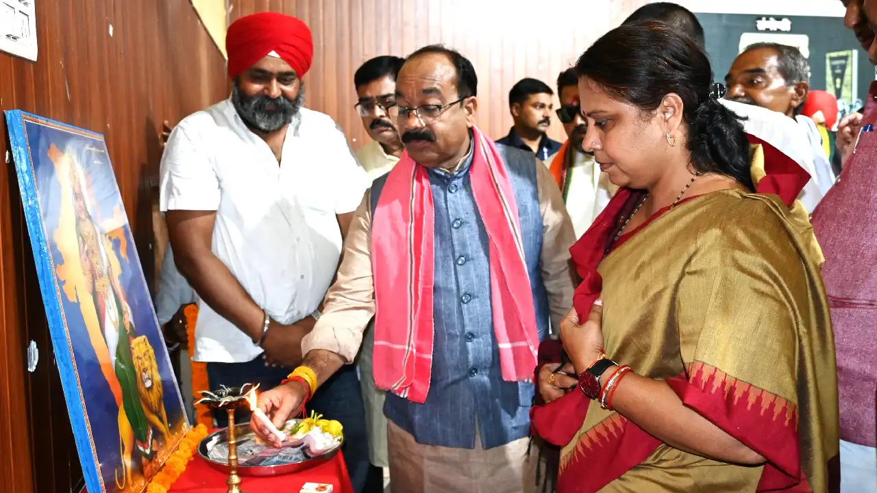 महासमुंद : देश सबसे बड़ा और संविधान ही सर्वोपरि - उप मुख्यमंत... - CG Sandesh