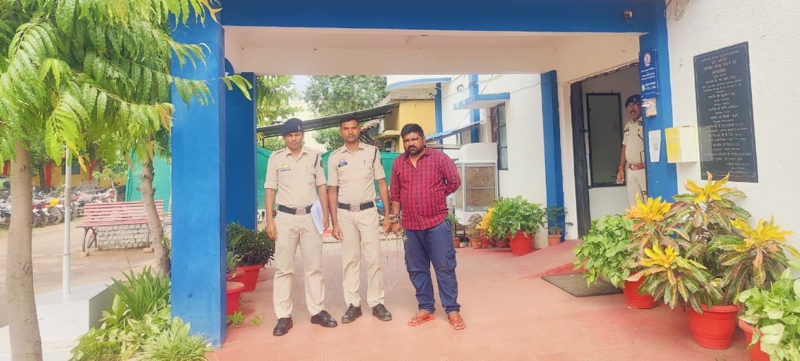 CG : नौकरी लगाने के नाम पर युवाओं से 17 लाख 15 हजार की धोखाध... - CG Sandesh