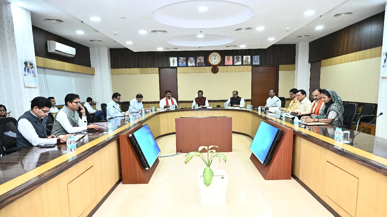 CG: छत्तीसगढ़ में लॉजिस्टिक हब बनाने पर निजी निवेशकों को मिले... - CG Sandesh