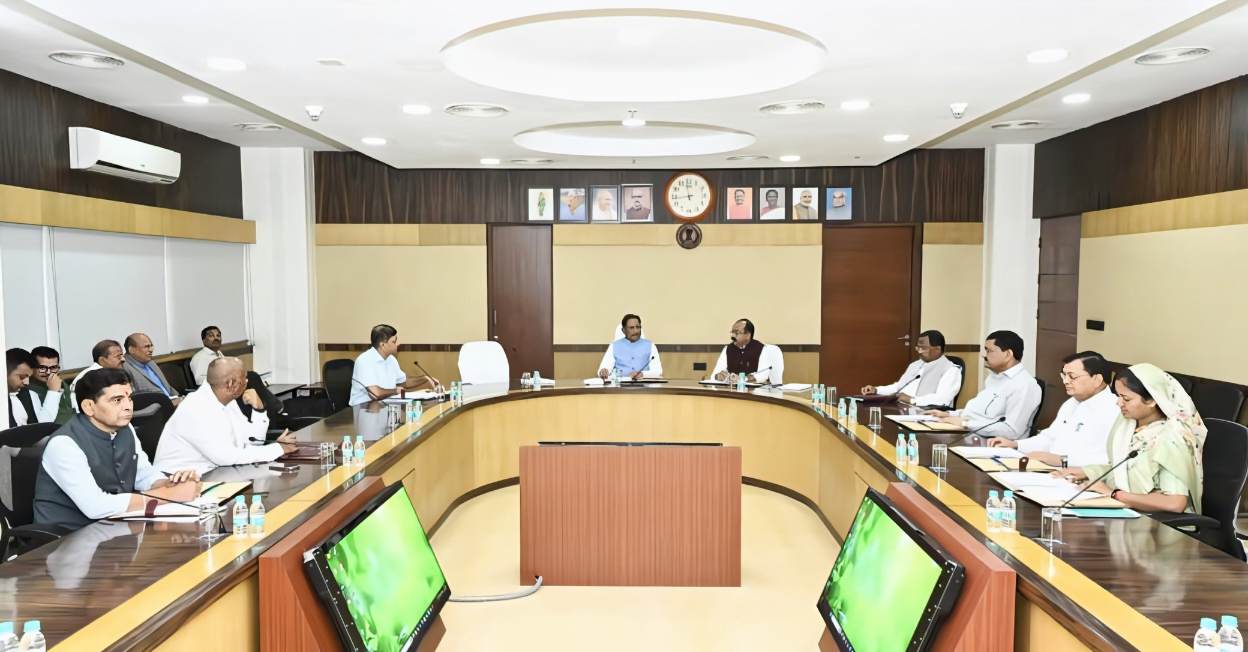 CG ब्रेकिंग : साय कैबिनेट की बैठक शुरू, किसानों के हित में ल... - CG Sandesh