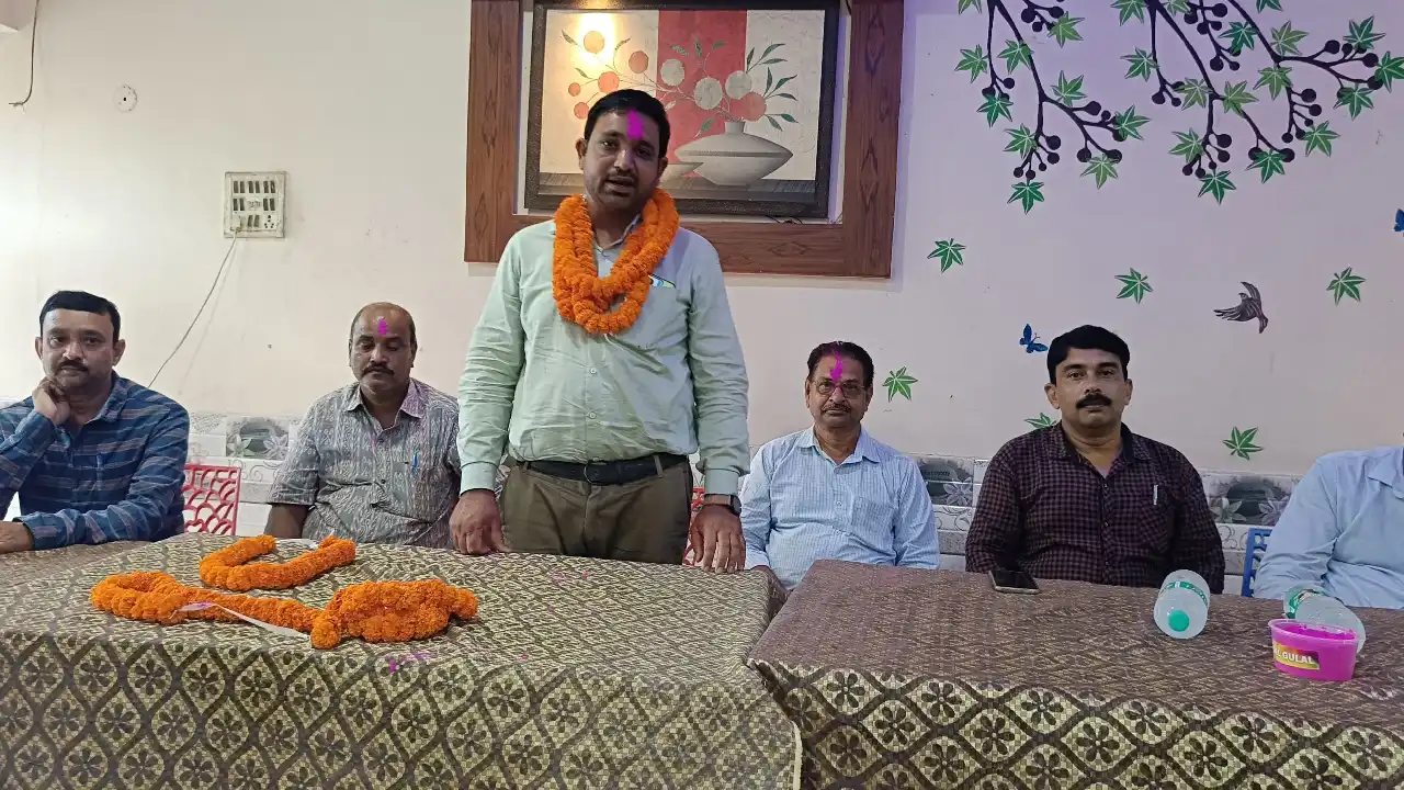 संकुल समन्वयक संघ सरायपाली के अध्यक्ष नियुक्त हुए देवानंद ना... - CG Sandesh