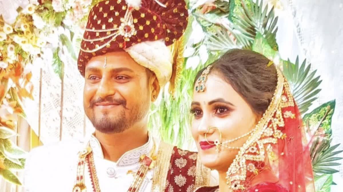 CG : रिश्तेदार के घर से लौट रहे पति-पत्नी की सड़क हादसे में म... - CG Sandesh