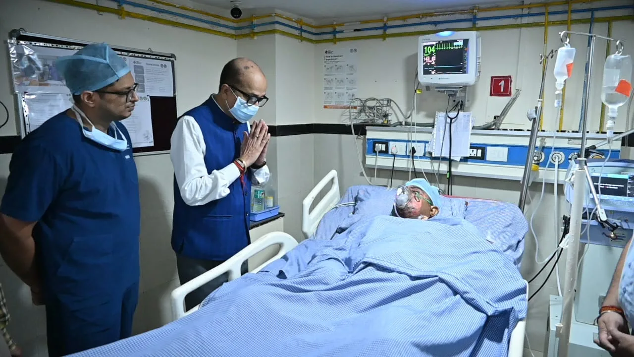 CG: राज्यपाल डेका ने घायल जवानों का जाना कुशलछेम - CG Sandesh