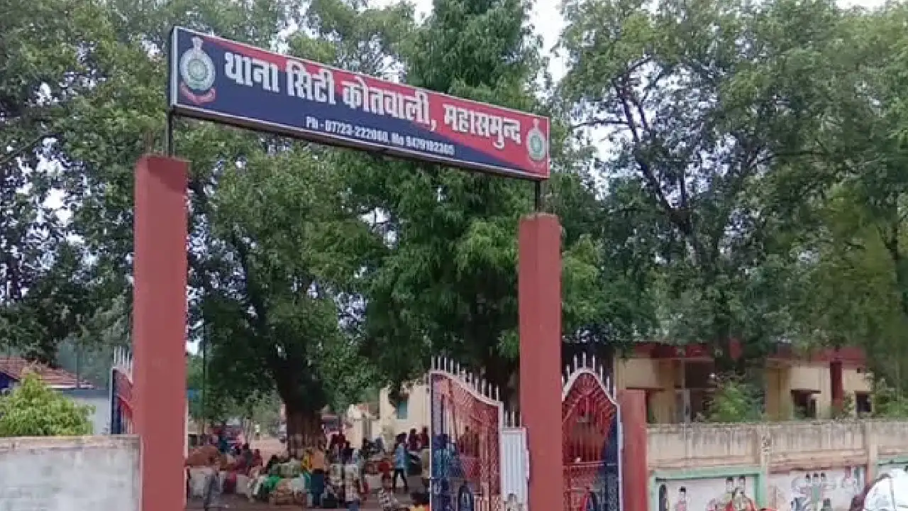 महासमुंद : तम्बू लगाकर जड़ी बुटी तेल बेचने वालों से मारपीट के... - CG Sandesh
