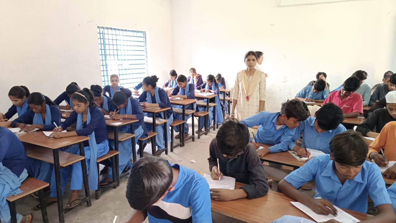 CG : अब कक्षा 6 वीं से 12वीं तक निःशुल्क हो सकेगी श्रमिकों क... - CG Sandesh