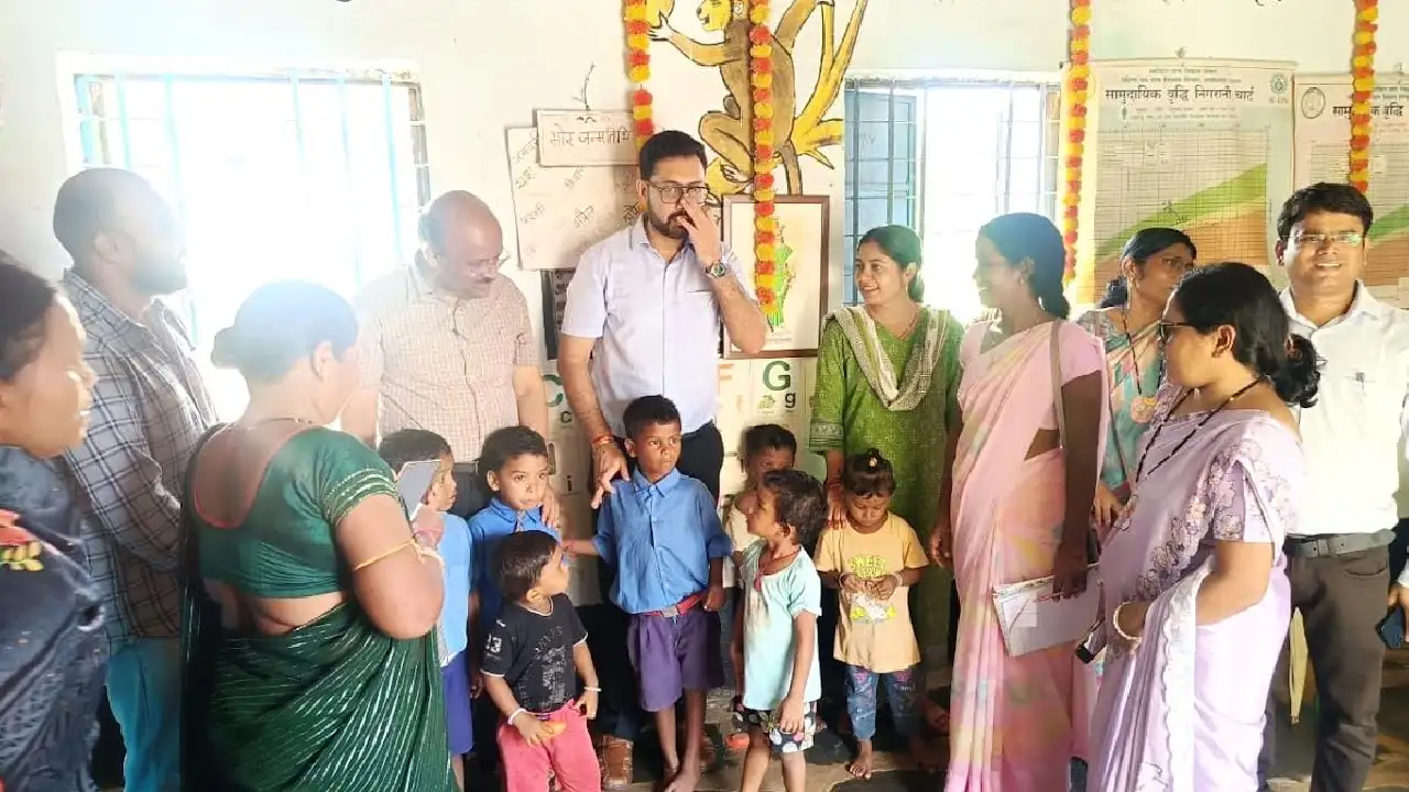 कलेक्टर विनय कुमार लंगेह ने सरायपाली के छुईपाली व सिंघोड़ा मे... - CG Sandesh