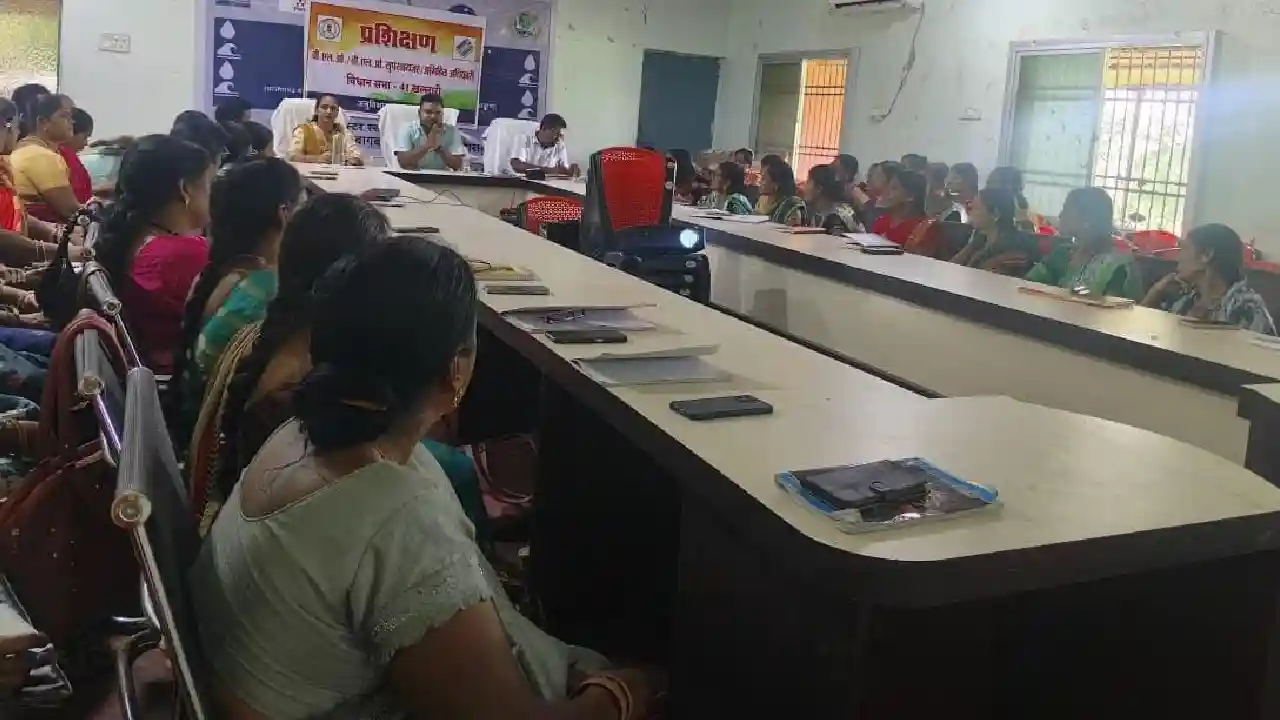 विधानसभा खल्लारी के बी एल ओ एवं सुपरवायजर का एक दिवसीय प्रशि... - CG Sandesh