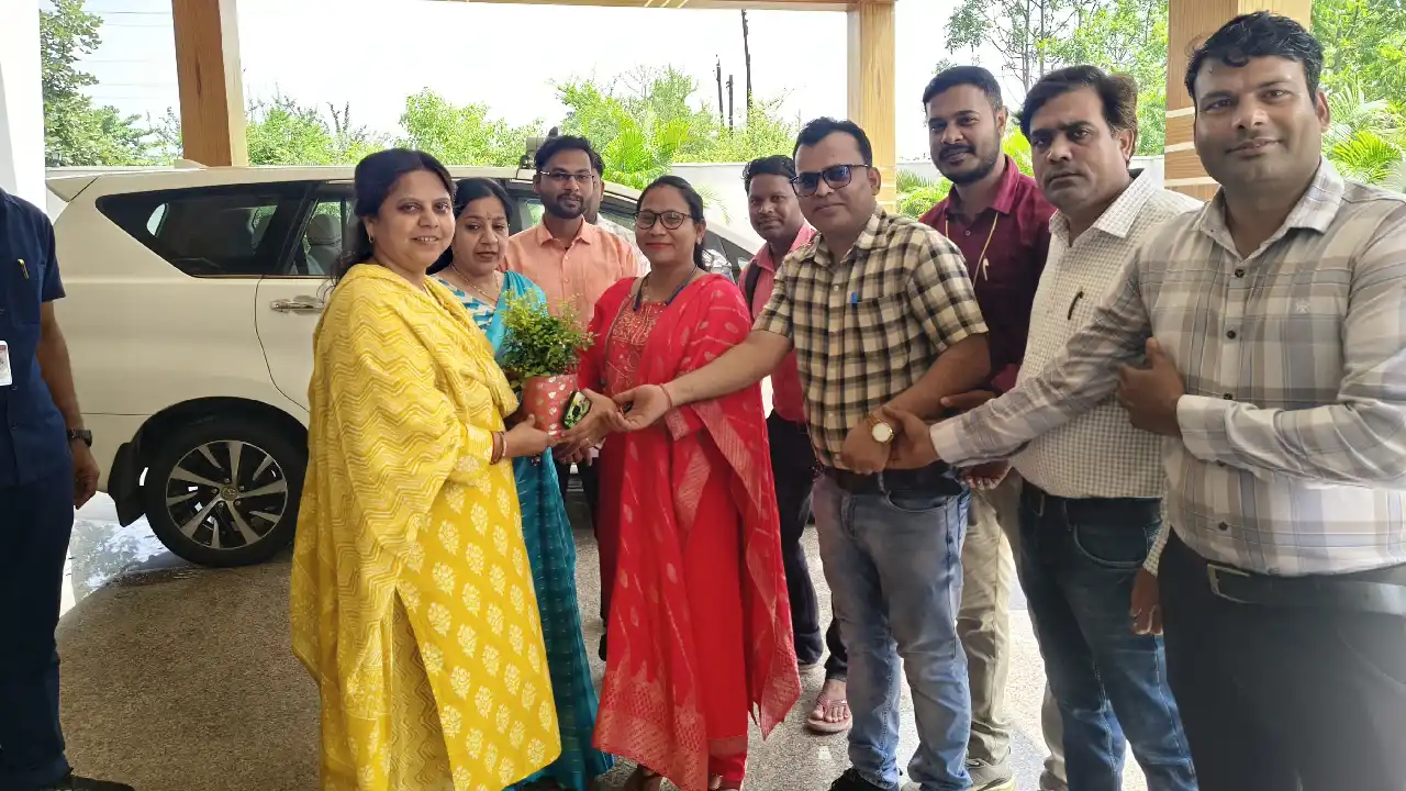 महासमुंद : राष्ट्रीय स्वास्थ्य कर्मचारी (NHM ) संघ ने अपनी म... - CG Sandesh