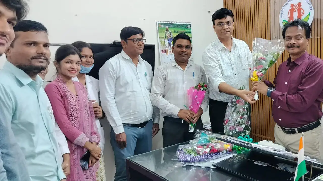 महासमुंद में डॉ. आई. नागेश्वर राव ने मुख्य चिकित्सा एवं स्वा... - CG Sandesh