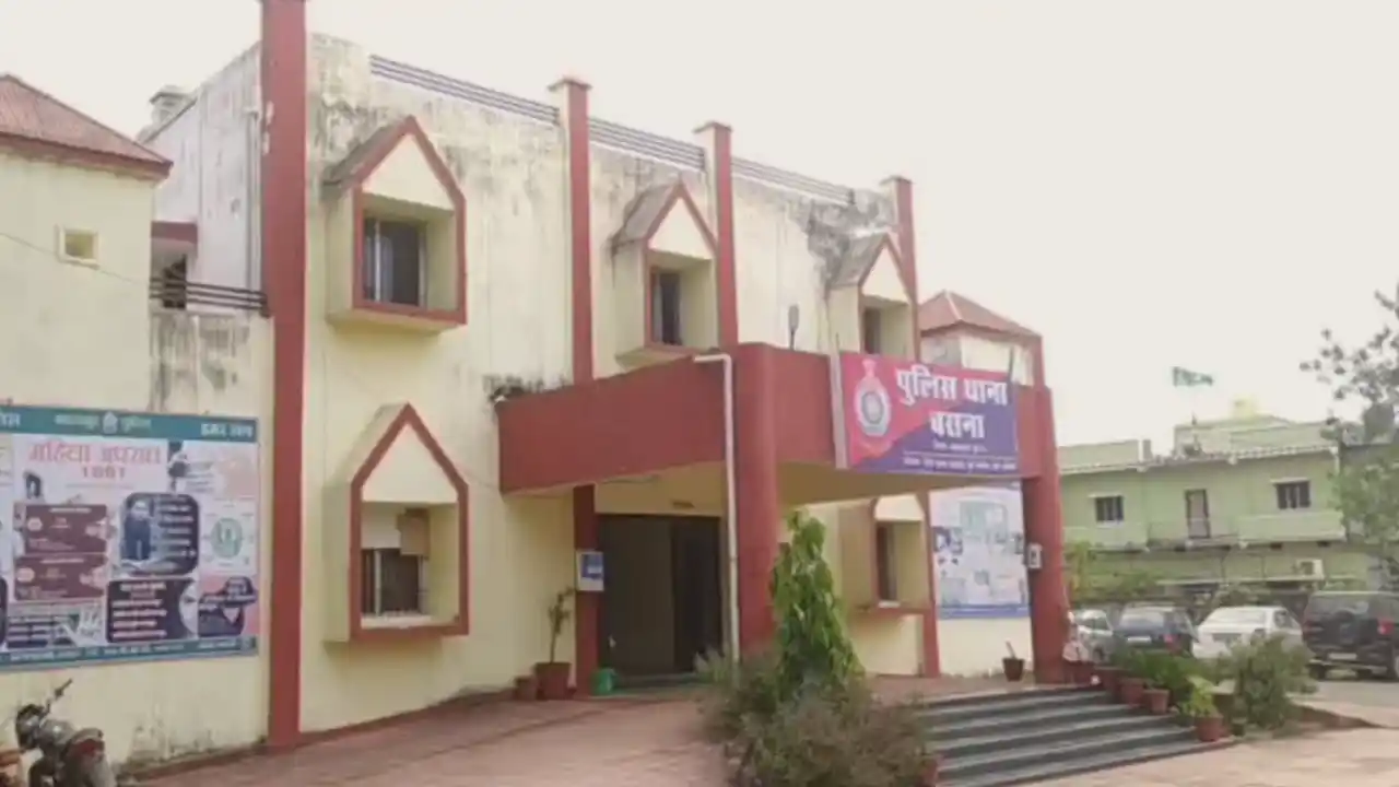 बसना : मिनी ट्रक की ठोकर से मोटरसायकल चालक की मौत - CG Sandesh
