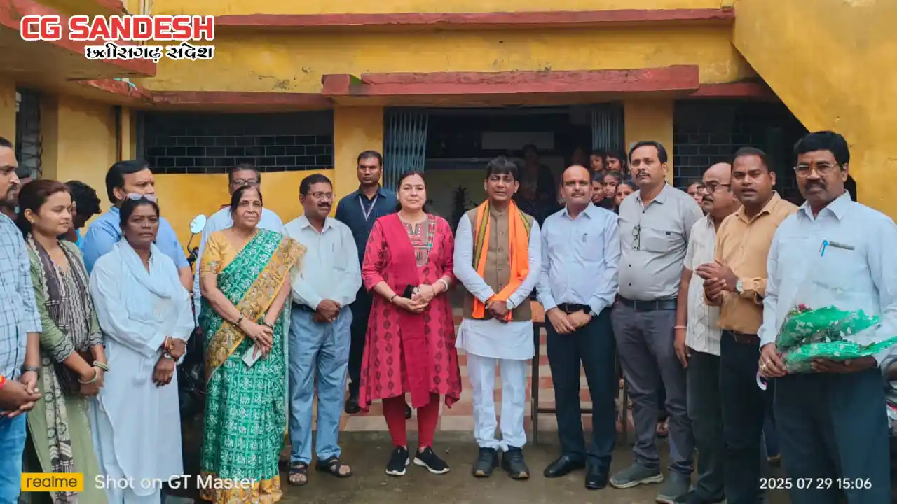 महासमुंद : शिक्षा जीवन की सबसे बड़ी प्राथमिकता, देश के अच्छे भविष्य के लिए अच्छी शिक्षा जरूरी  - योगेश्वर राजू सिन्हा  