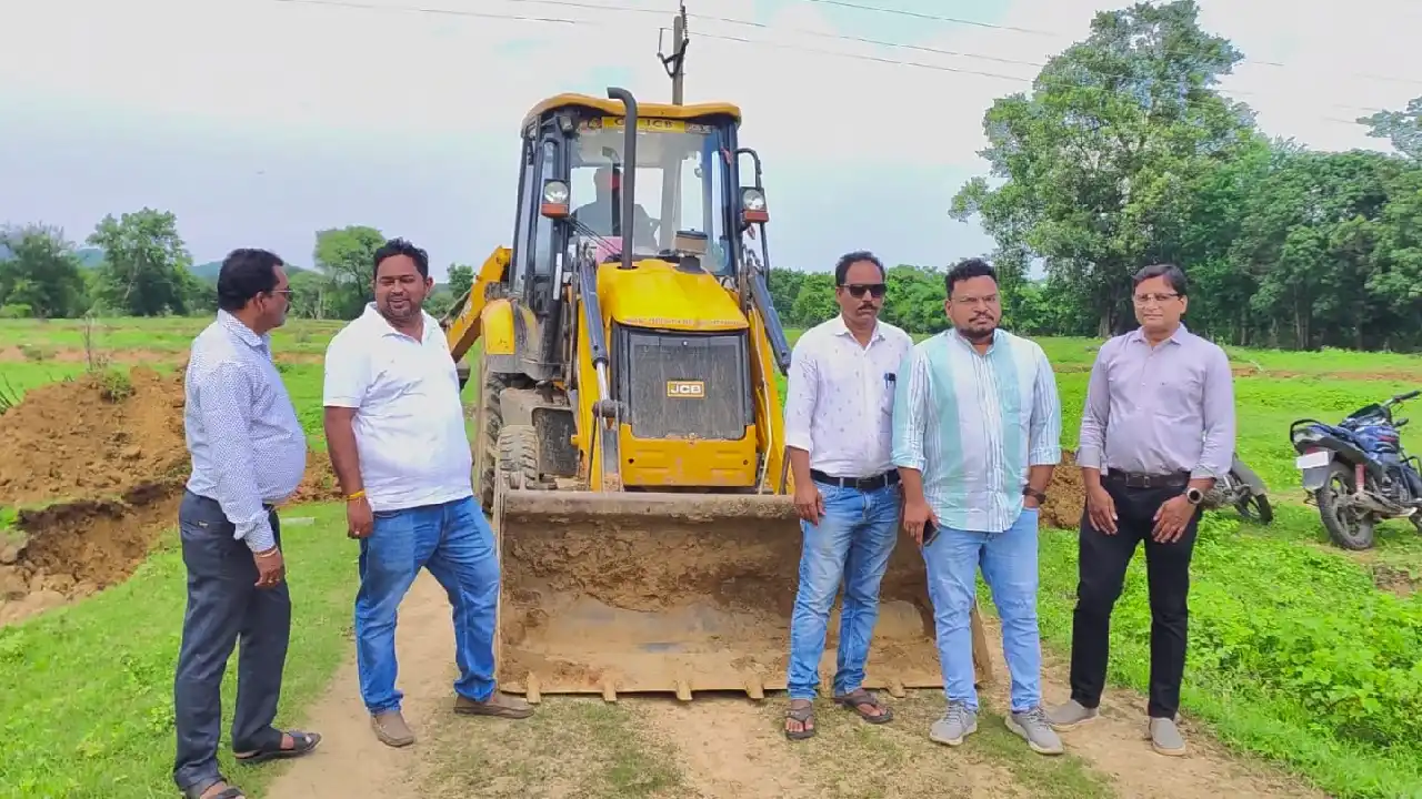बागबाहरा में अवैध प्लाटिंग के विरुद्ध सख्ती बरतते हुए कार्रव... - CG Sandesh