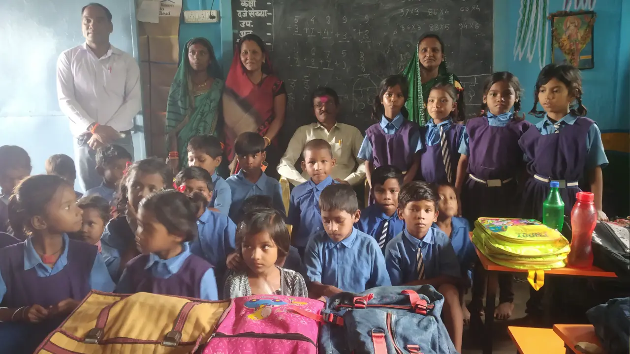 पटेवा : रामसागर स्कूल में  हुआ नेवता भोज का आयोजन - CG Sandesh