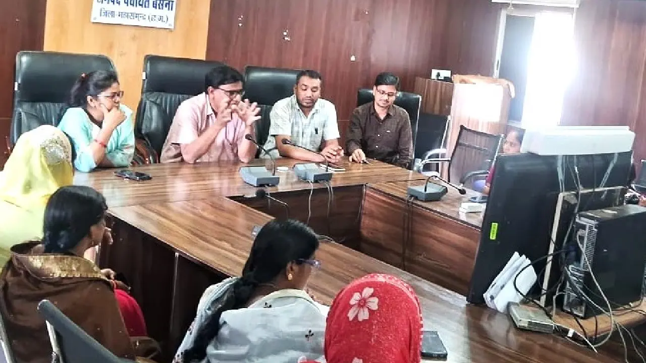 महासमुंद : पशु सखियों को तकनीकी रूप से सक्षम बनाने दिया गया ... - CG Sandesh