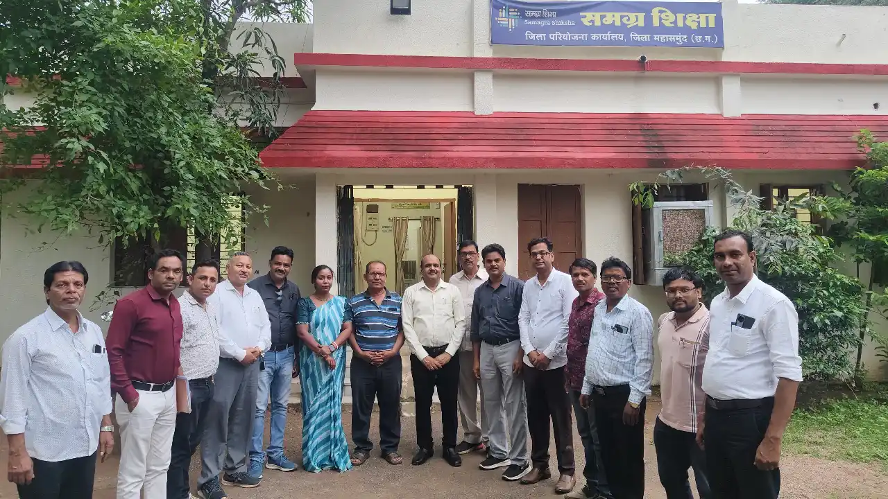 बसना बीईओ व बीआरसी पर संकुल समन्वयको ने लगाये आरोप, हटाने की... - CG Sandesh